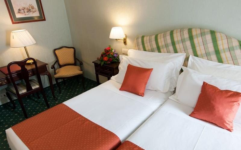 Classic twin room Hotel Victoria**** TURIN Classic twin room Hotel Victoria**** TURIN