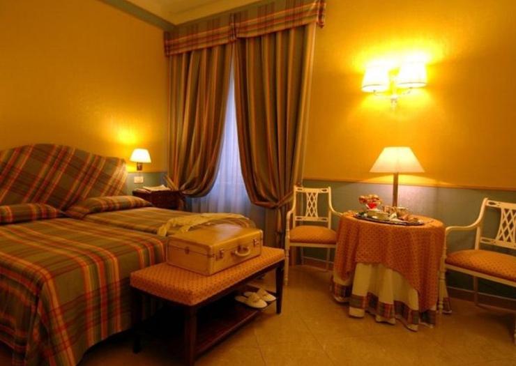 Classic twin room Hotel Victoria**** TURIN Classic twin room Hotel Victoria**** TURIN