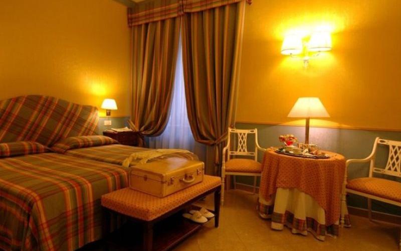 Classic twin room Hotel Victoria**** TURIN Classic twin room Hotel Victoria**** TURIN