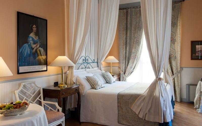 Deluxe double room Hotel Victoria**** TURIN Deluxe double room Hotel Victoria**** TURIN