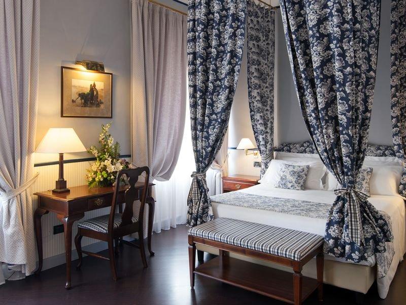 Deluxe Queen singola con letto francese Hotel Victoria**** a TORINO