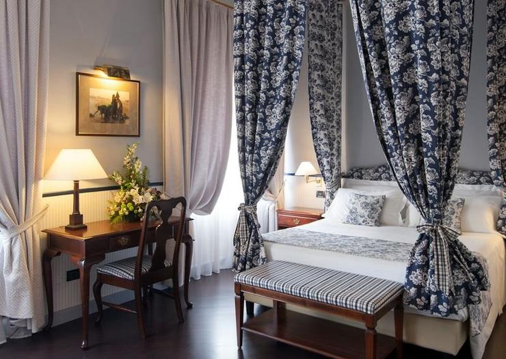 Deluxe Queen single room french bed Hotel Victoria**** TURIN Deluxe Queen single room french bed Hotel Victoria**** TURIN