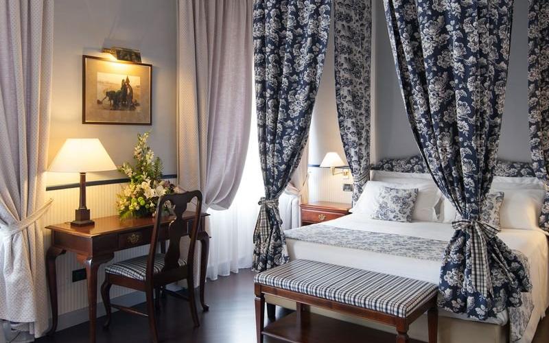 Deluxe Queen single room french bed Hotel Victoria**** TURIN Deluxe Queen single room french bed Hotel Victoria**** TURIN