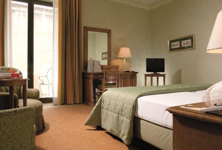 Double for single use Katane Palace Hotel**** CATANIA Double for single use Katane Palace Hotel**** CATANIA