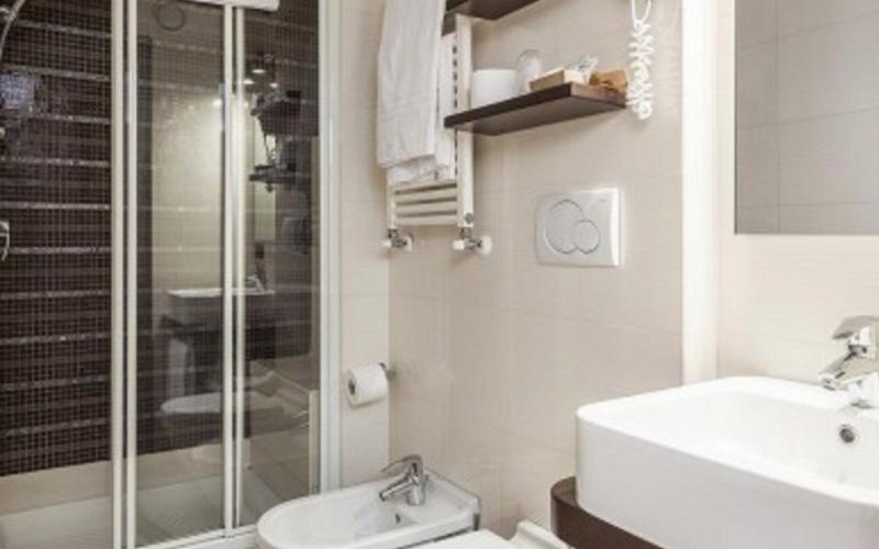 Camera Premium matrimoniale o due letti Hotel Des Etrangers*** MILANO Camera Premium matrimoniale o due letti Hotel Des Etrangers*** MILANO