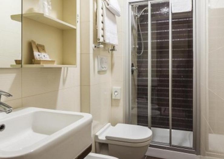 Premium single room Hotel Des Etrangers*** MILAN Premium single room Hotel Des Etrangers*** MILAN