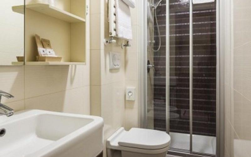 Camera Premium singola Hotel Des Etrangers*** MILANO Camera Premium singola Hotel Des Etrangers*** MILANO