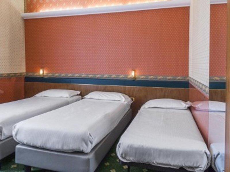 Classic triple room Hotel Des Etrangers*** in MILAN