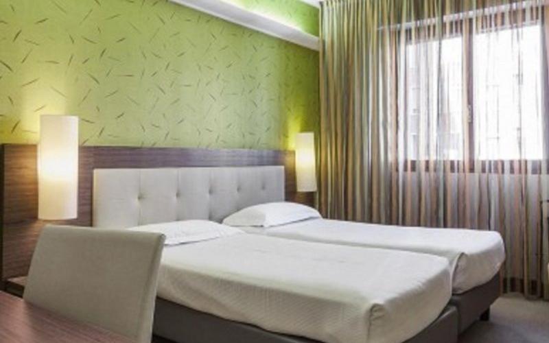 Camera Premium matrimoniale o due letti Hotel Des Etrangers*** MILANO Camera Premium matrimoniale o due letti Hotel Des Etrangers*** MILANO