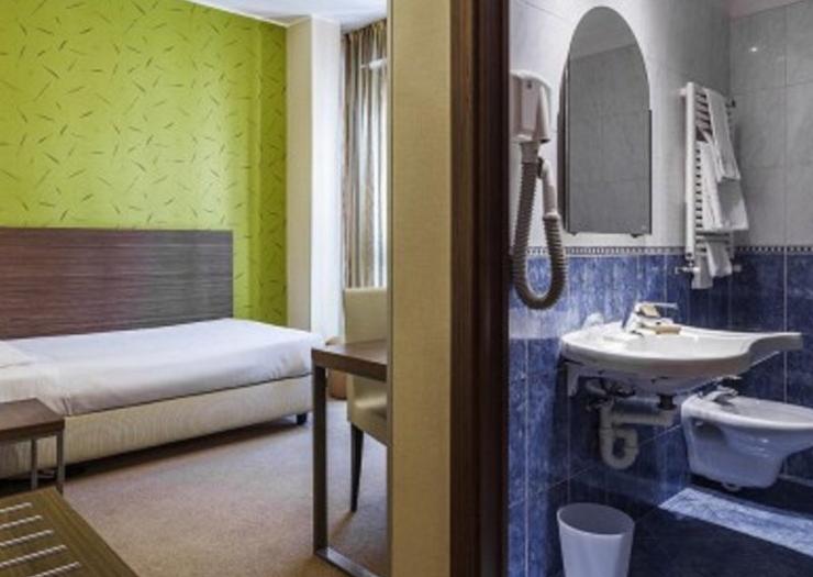 Premium single room Hotel Des Etrangers*** MILAN Premium single room Hotel Des Etrangers*** MILAN