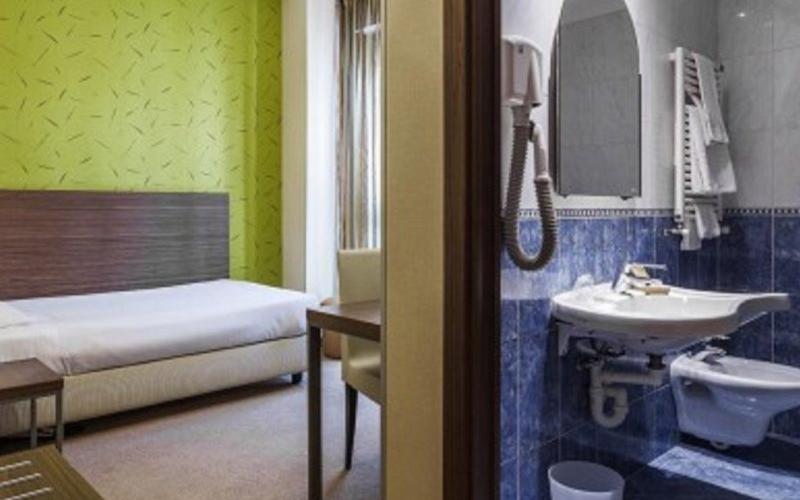 Camera Premium singola Hotel Des Etrangers*** MILANO Camera Premium singola Hotel Des Etrangers*** MILANO