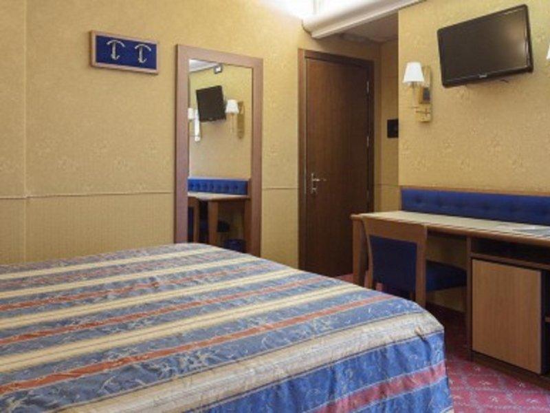 Superior double for single use Hotel Des Etrangers*** in MILAN