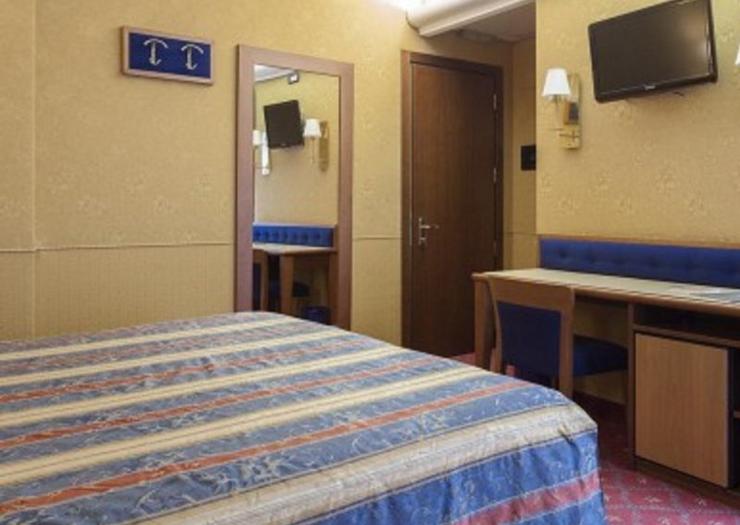 Superior double for single use Hotel Des Etrangers*** MILAN Superior double for single use Hotel Des Etrangers*** MILAN
