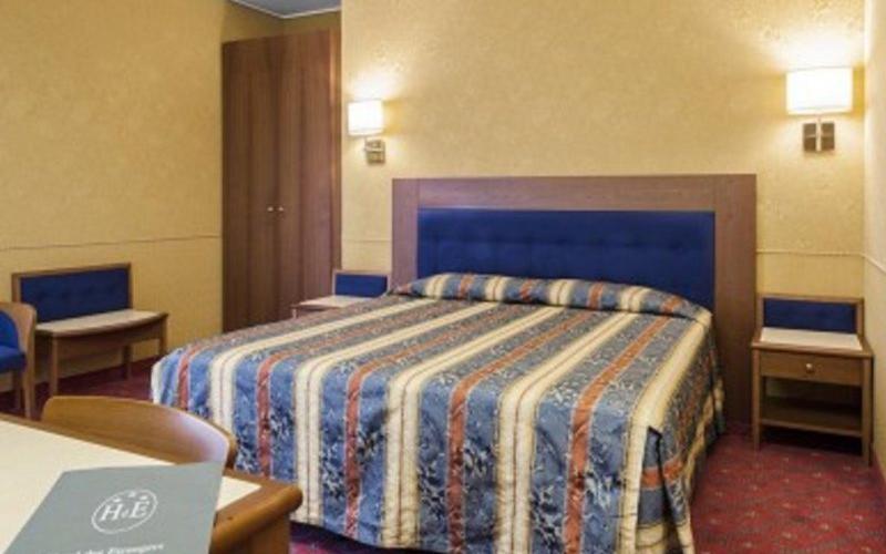 Camera superior matrimoniale Hotel Des Etrangers*** MILANO Camera superior matrimoniale Hotel Des Etrangers*** MILANO