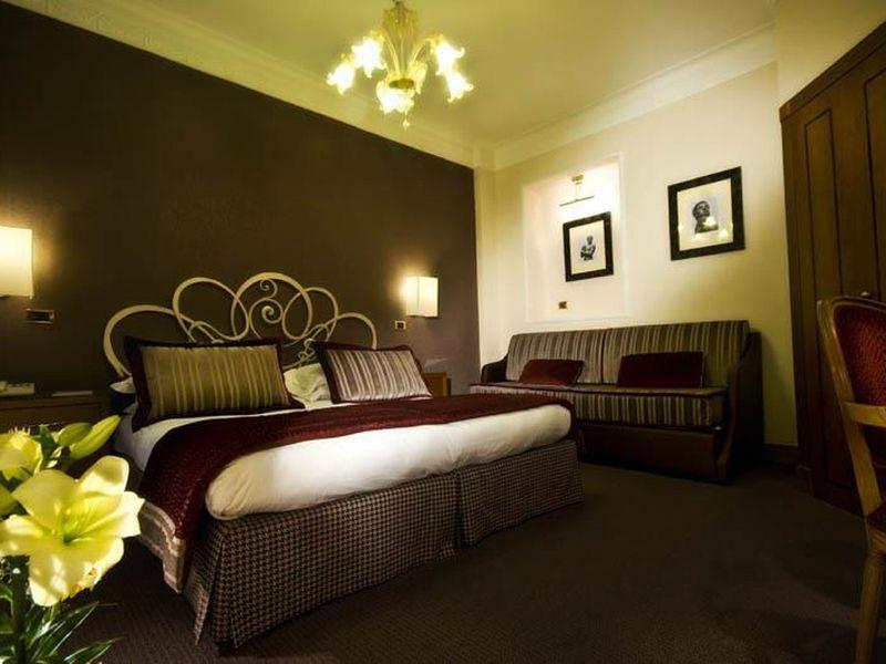 Superior quadruple room Hotel Ariston**** in ROME