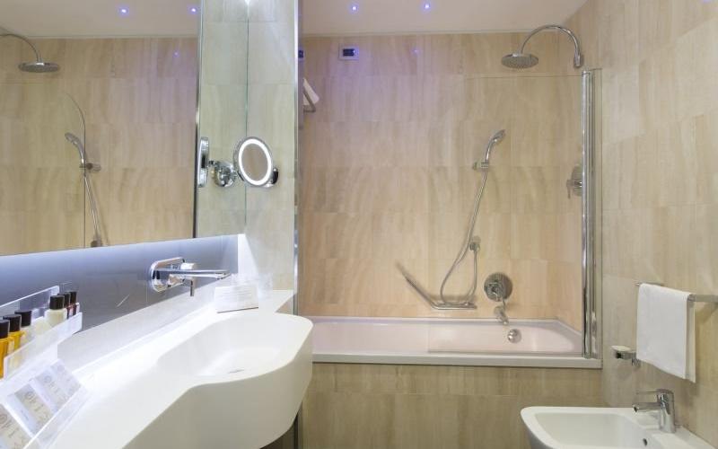 Comfort double room Hotel Artemide**** ROME Comfort double room Hotel Artemide**** ROME