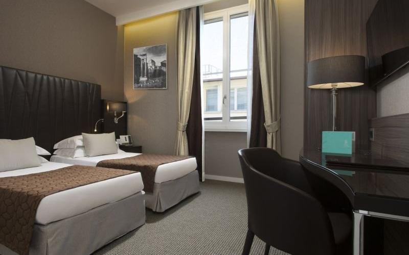 Camera comfort a due letti Hotel Artemide**** ROMA Camera comfort a due letti Hotel Artemide**** ROMA