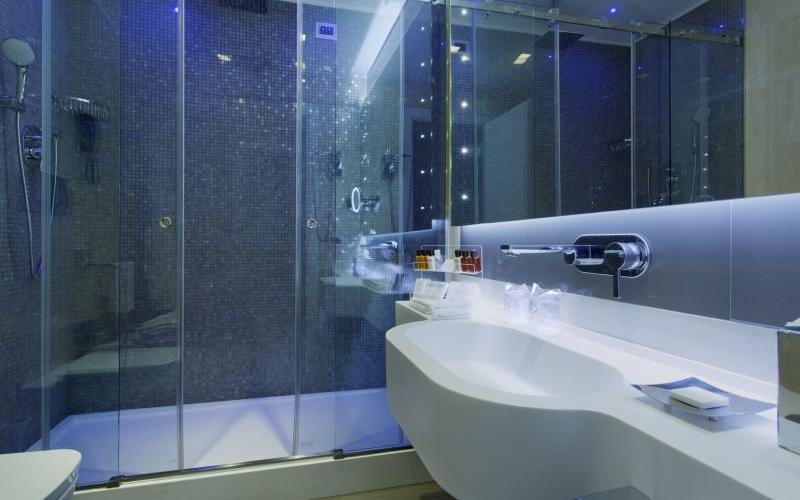 Camera Comfort doppia uso singolo Hotel Artemide**** ROMA Camera Comfort doppia uso singolo Hotel Artemide**** ROMA