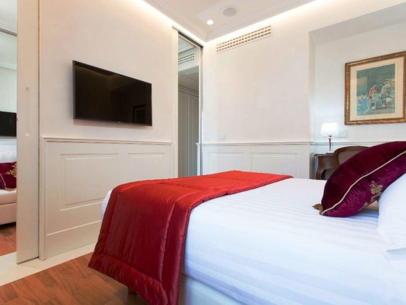 Camera superior tripla Hotel Degli Artisti**** a ROMA