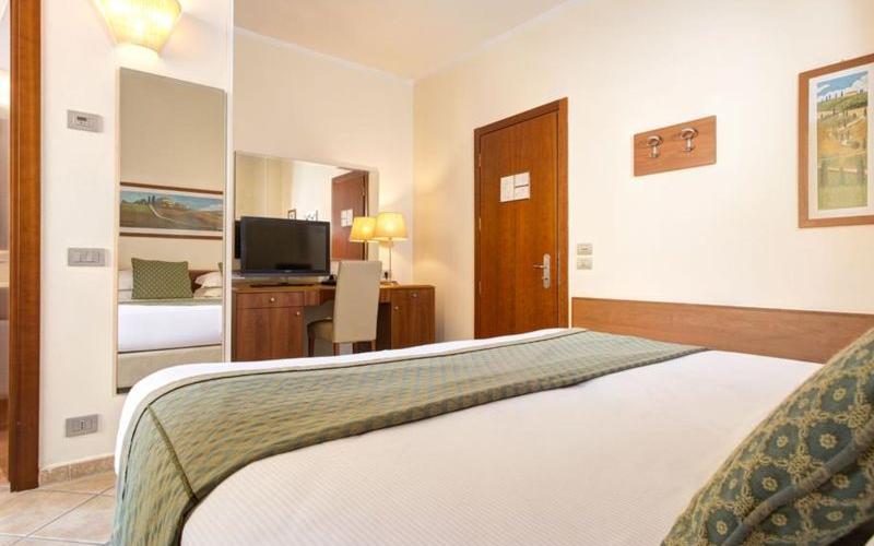 Camera economy doppia Hotel Athena**** SIENA Camera economy doppia Hotel Athena**** SIENA