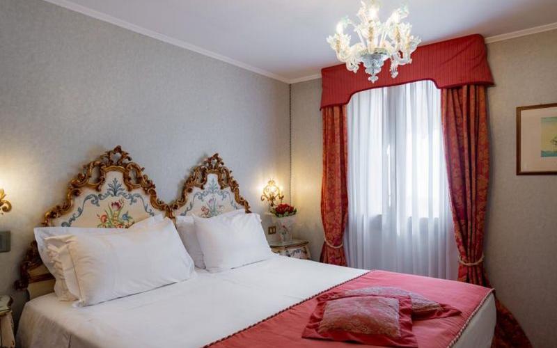 Classic double room Hotel Concordia**** VENICE Classic double room Hotel Concordia**** VENICE