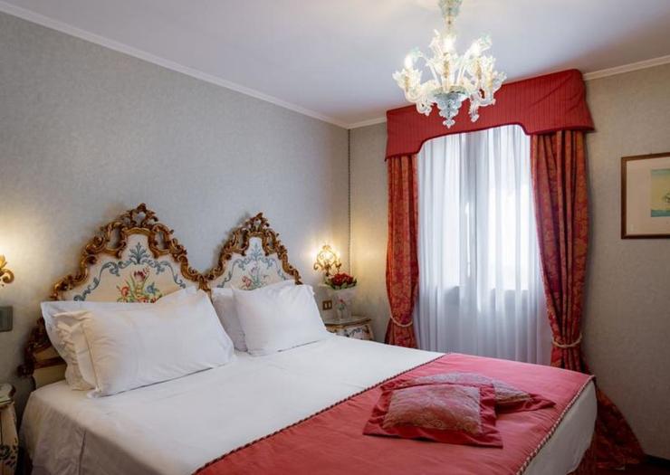 Classic double room Hotel Concordia**** VENICE Classic double room Hotel Concordia**** VENICE