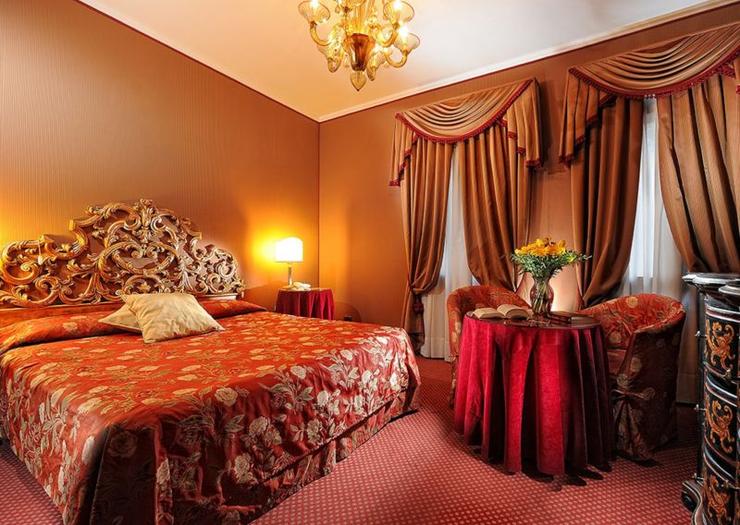 Superior double room Hotel Concordia**** VENICE Superior double room Hotel Concordia**** VENICE