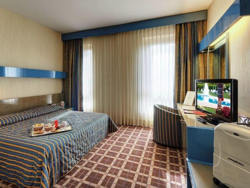 Business Double room Hotel Federico II**** in ANCONA-JESI