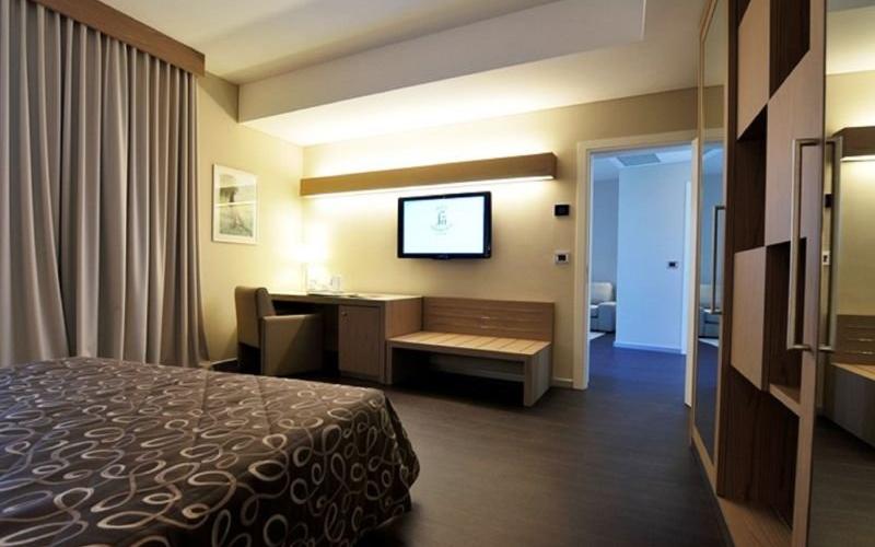 Triple room Hotel Federico II**** ANCONA-JESI Triple room Hotel Federico II**** ANCONA-JESI