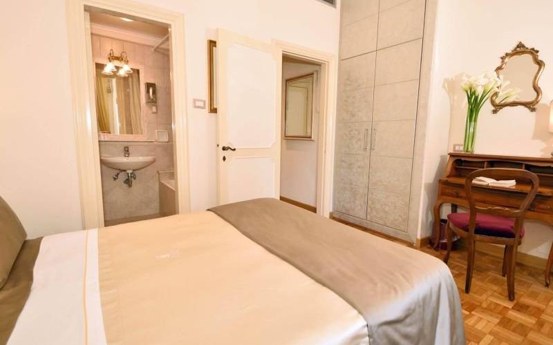 Camera doppia uso singolo Hotel Forum**** ROMA Camera doppia uso singolo Hotel Forum**** ROMA