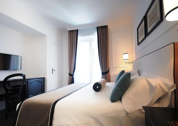 Executive double room Grand Hotel Oriente**** NAPLES Executive double room Grand Hotel Oriente**** NAPLES