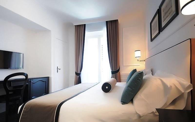 Camera executive matrimoniale Grand Hotel Oriente**** NAPOLI Camera executive matrimoniale Grand Hotel Oriente**** NAPOLI