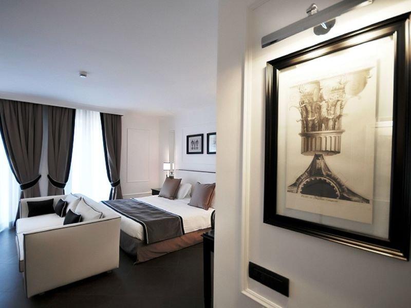 Executive superior room Grand Hotel Oriente**** in NAPLES
