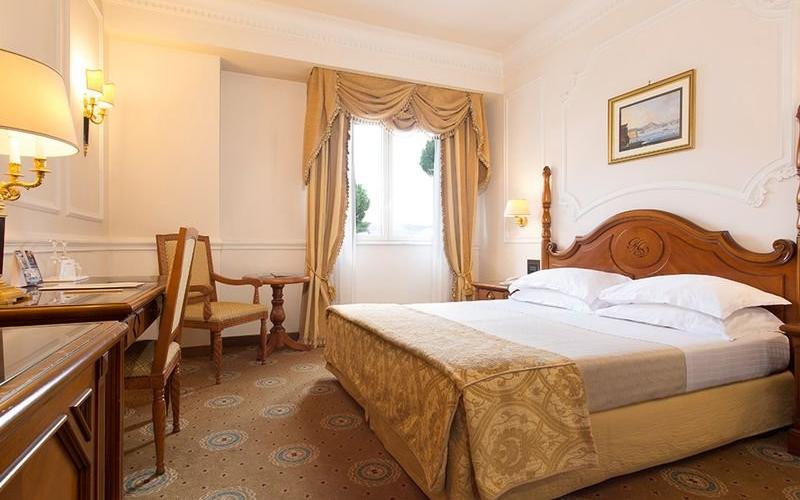 Camera matrimoniale Grand Hotel Vanvitelli**** CASERTA Camera matrimoniale Grand Hotel Vanvitelli**** CASERTA