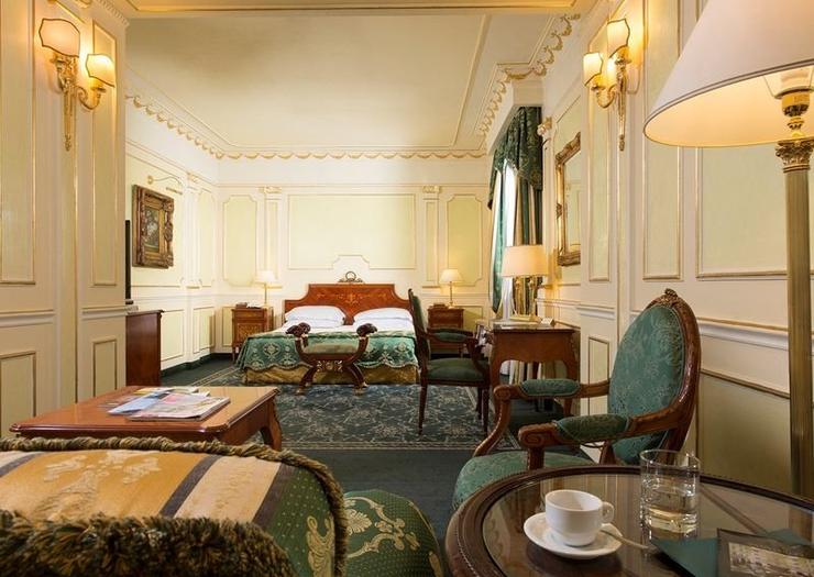 Junior Suite Grand Hotel Vanvitelli**** CASERTA Junior Suite Grand Hotel Vanvitelli**** CASERTA