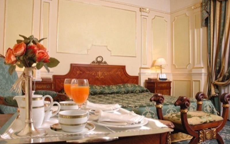 Junior Suite Grand Hotel Vanvitelli**** CASERTA Junior Suite Grand Hotel Vanvitelli**** CASERTA