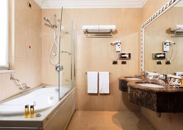 Junior Suite Grand Hotel Vanvitelli**** CASERTA Junior Suite Grand Hotel Vanvitelli**** CASERTA