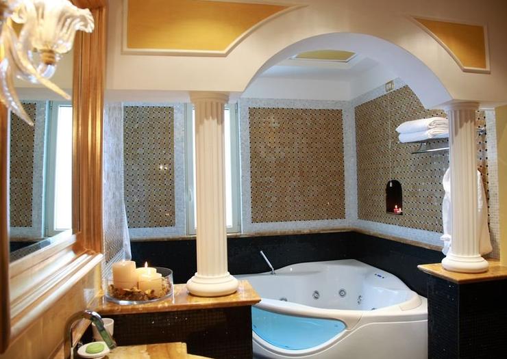 Suite Grand Hotel Vanvitelli**** CASERTA Suite Grand Hotel Vanvitelli**** CASERTA