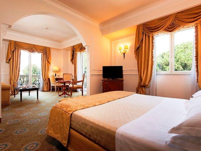Superior Double room Grand Hotel Vanvitelli**** in CASERTA