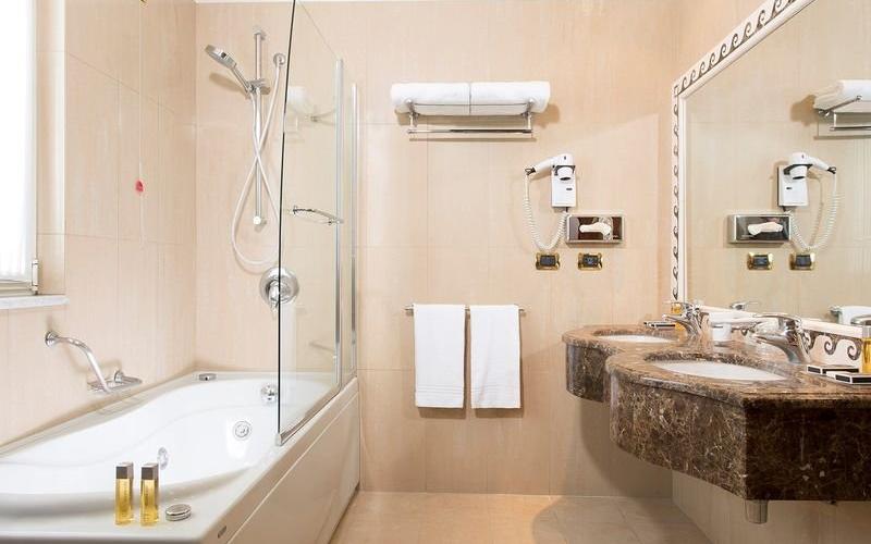 Triple room Grand Hotel Vanvitelli**** CASERTA Triple room Grand Hotel Vanvitelli**** CASERTA