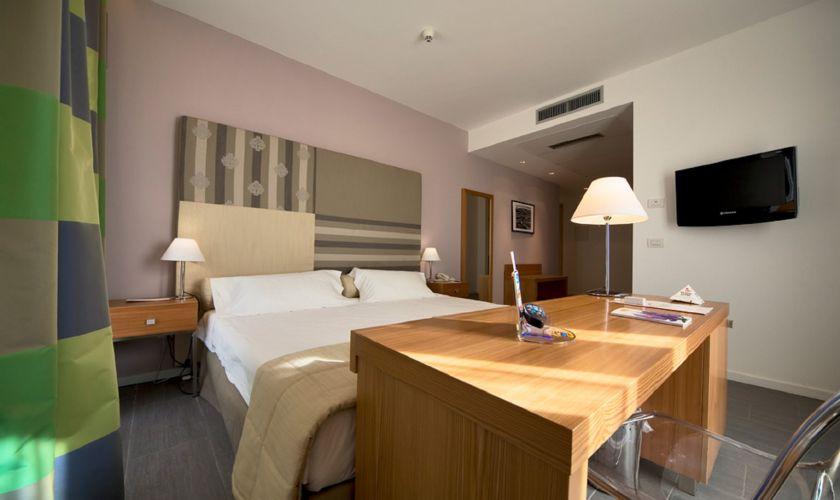 Classic double or twin room Poggio del Sole Hotel**** RAGUSA Classic double or twin room Poggio del Sole Hotel**** RAGUSA