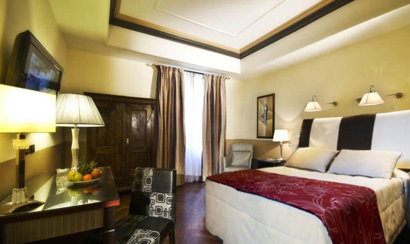 Camera superior tripla Hotel Royal Court**** a ROMA