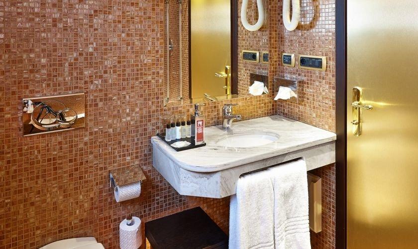 Classic double room Hotel Saturnia & International**** VENICE Classic double room Hotel Saturnia & International**** VENICE