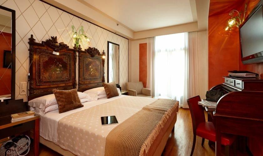 Classic double room Hotel Saturnia & International**** VENICE Classic double room Hotel Saturnia & International**** VENICE