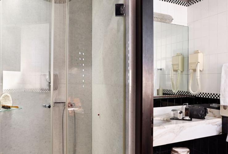 Superior double room Hotel Saturnia & International**** VENICE Superior double room Hotel Saturnia & International**** VENICE