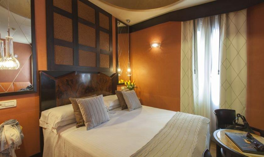 Superior double room Hotel Saturnia & International**** VENICE Superior double room Hotel Saturnia & International**** VENICE