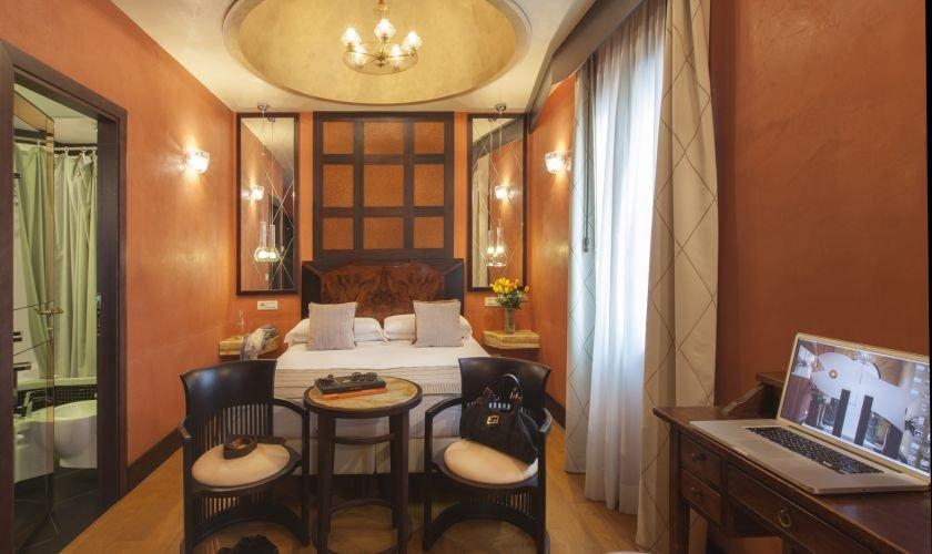 Triple room Hotel Saturnia & International**** VENICE Triple room Hotel Saturnia & International**** VENICE