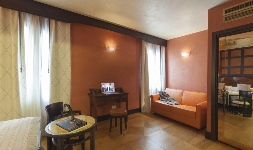 Triple room Hotel Saturnia & International**** VENICE Triple room Hotel Saturnia & International**** VENICE