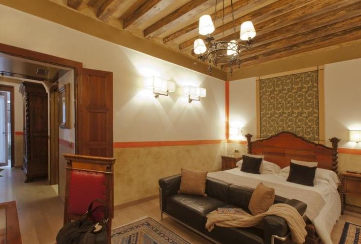 Triple room Hotel Saturnia & International**** VENICE Triple room Hotel Saturnia & International**** VENICE