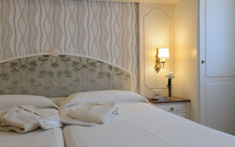 Superior twin room Hotel Metropole & Suisse Au Lac**** COMO Superior twin room Hotel Metropole & Suisse Au Lac**** COMO